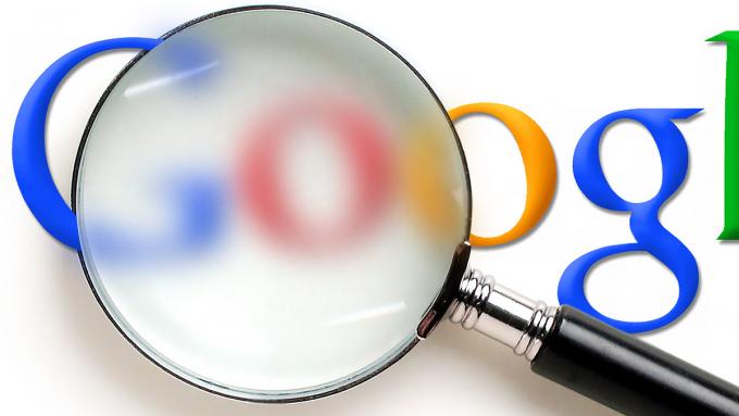 Lupa sobre el logo de Google